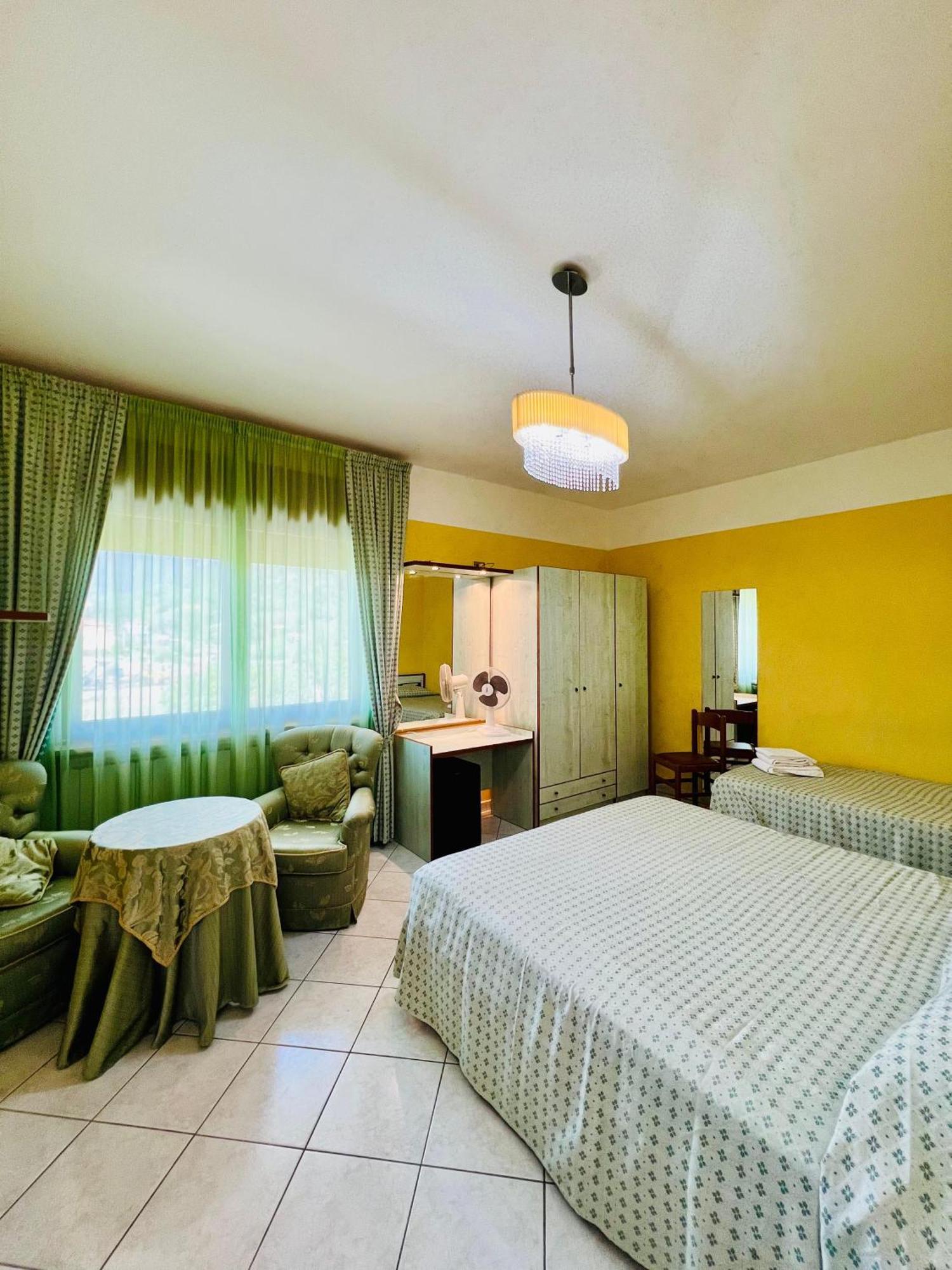 Hotel Paradiso Celano Exterior photo
