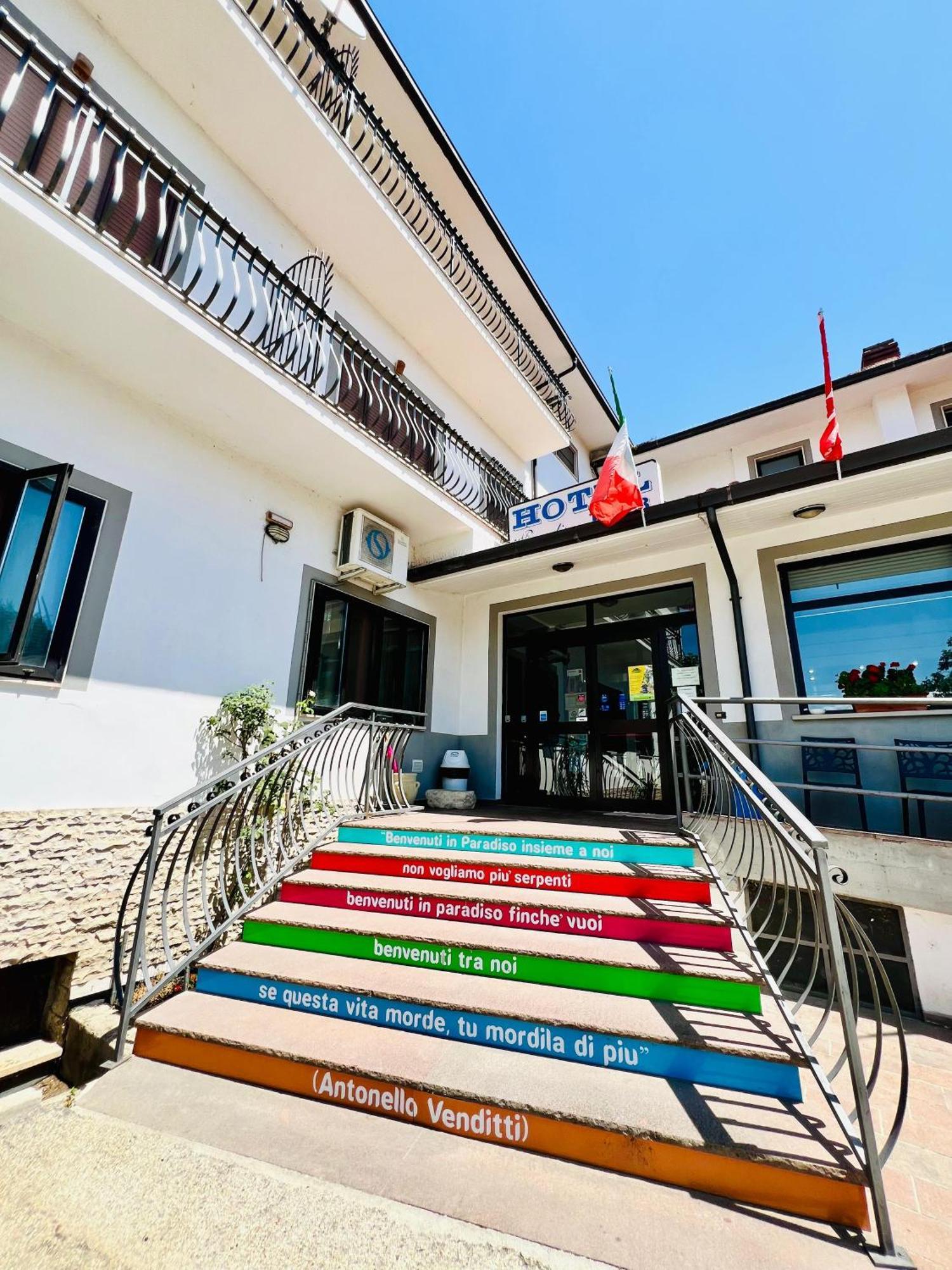 Hotel Paradiso Celano Exterior photo