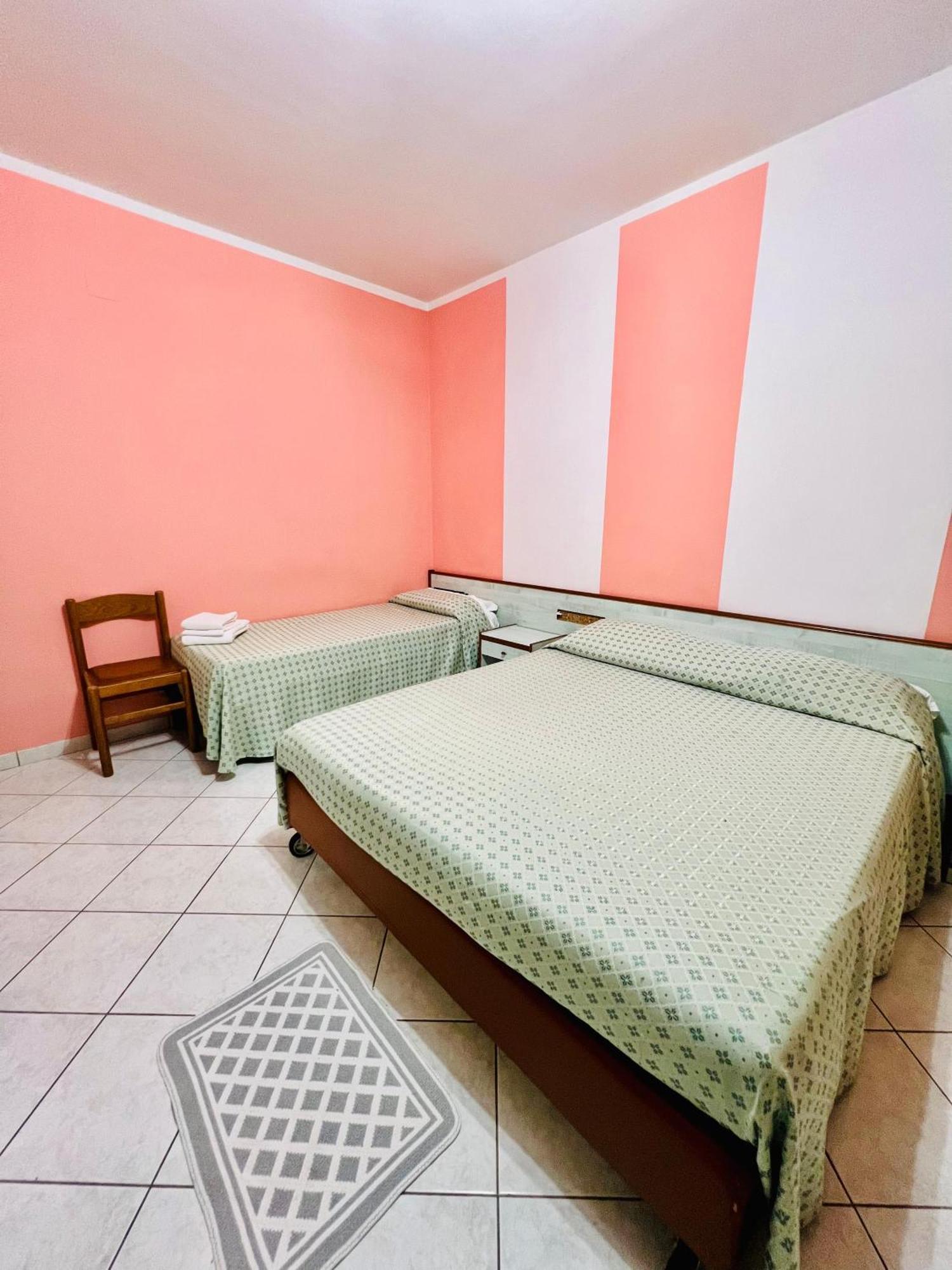 Hotel Paradiso Celano Exterior photo